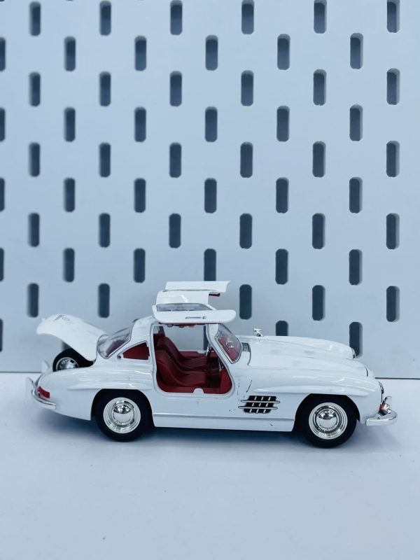 ماشین کلکسیونی بنز 300SL کد ۲۴۴۰ - Image 2
